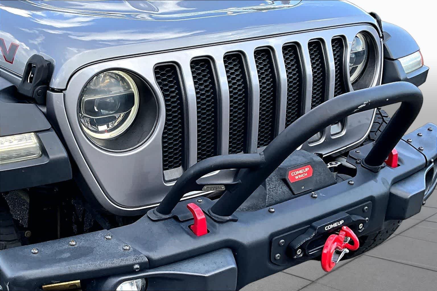 Used 2018 Billet Silver Metallic Clearcoat Jeep Rubicon image 29