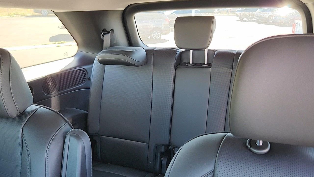New 2027 Abyss Black Pearl Hyundai Limited 7P image 18