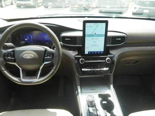 Used 2023 Black Ford Platinum image 5