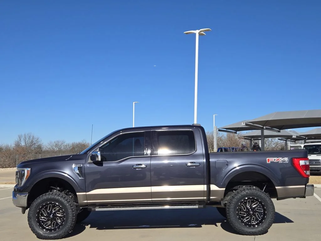 Used 2021  Ford Lariat image 4