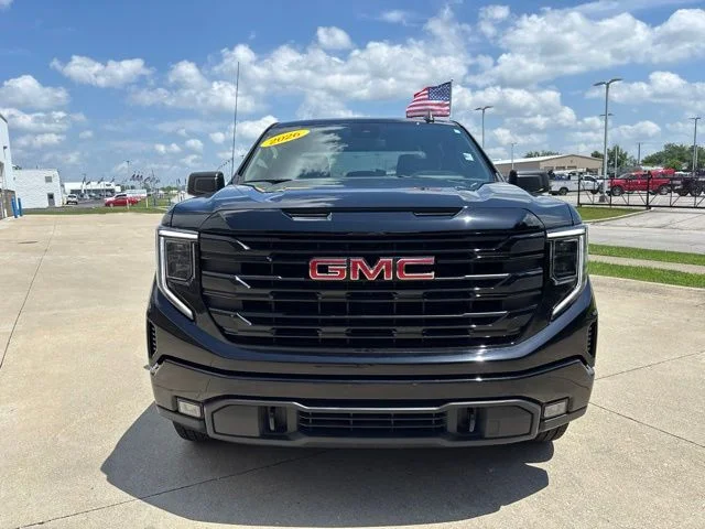Used 2026 Onyx Black GMC Elevation image 5