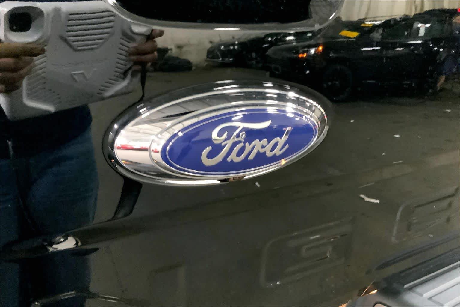 Used 2022 Shadow Black Ford LARIAT image 31
