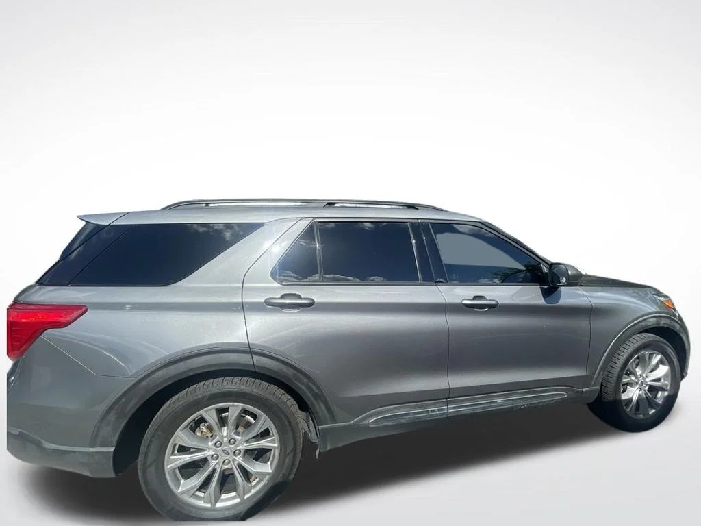 Certified Used 2021 Gray Metallic Ford XLT image 4
