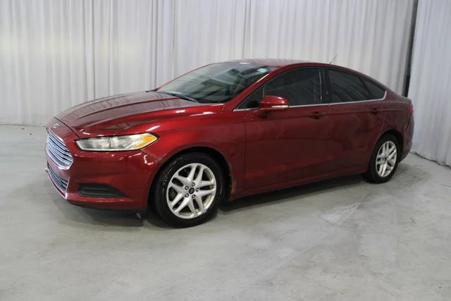 Used 2014 Red Ford SE image 25
