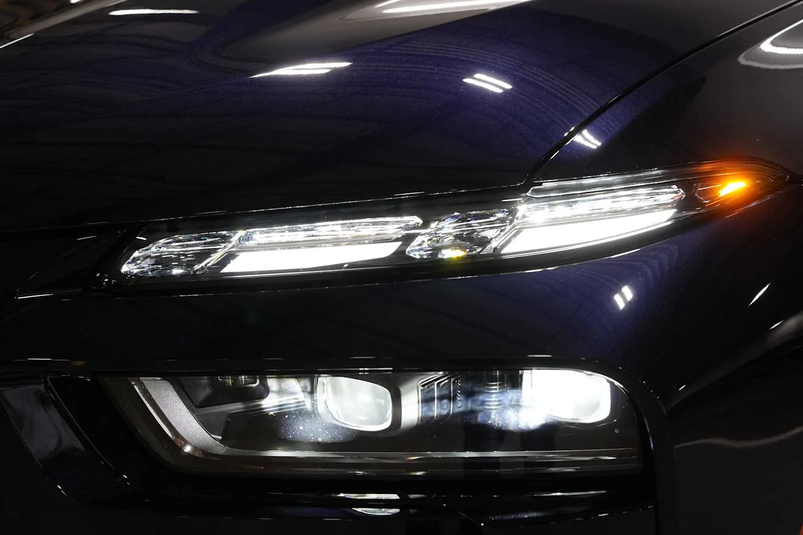 New 2026 Carbon Black Metallic BMW ALPINA XB7 image 6