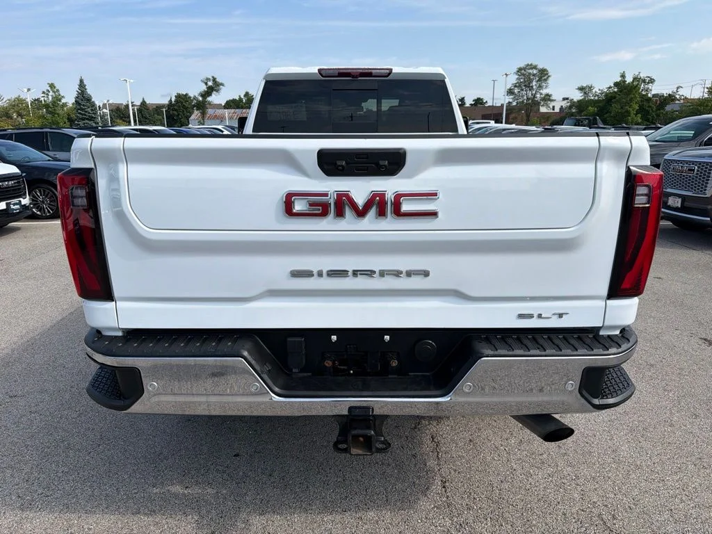 Used 2024 White GMC SLT image 6