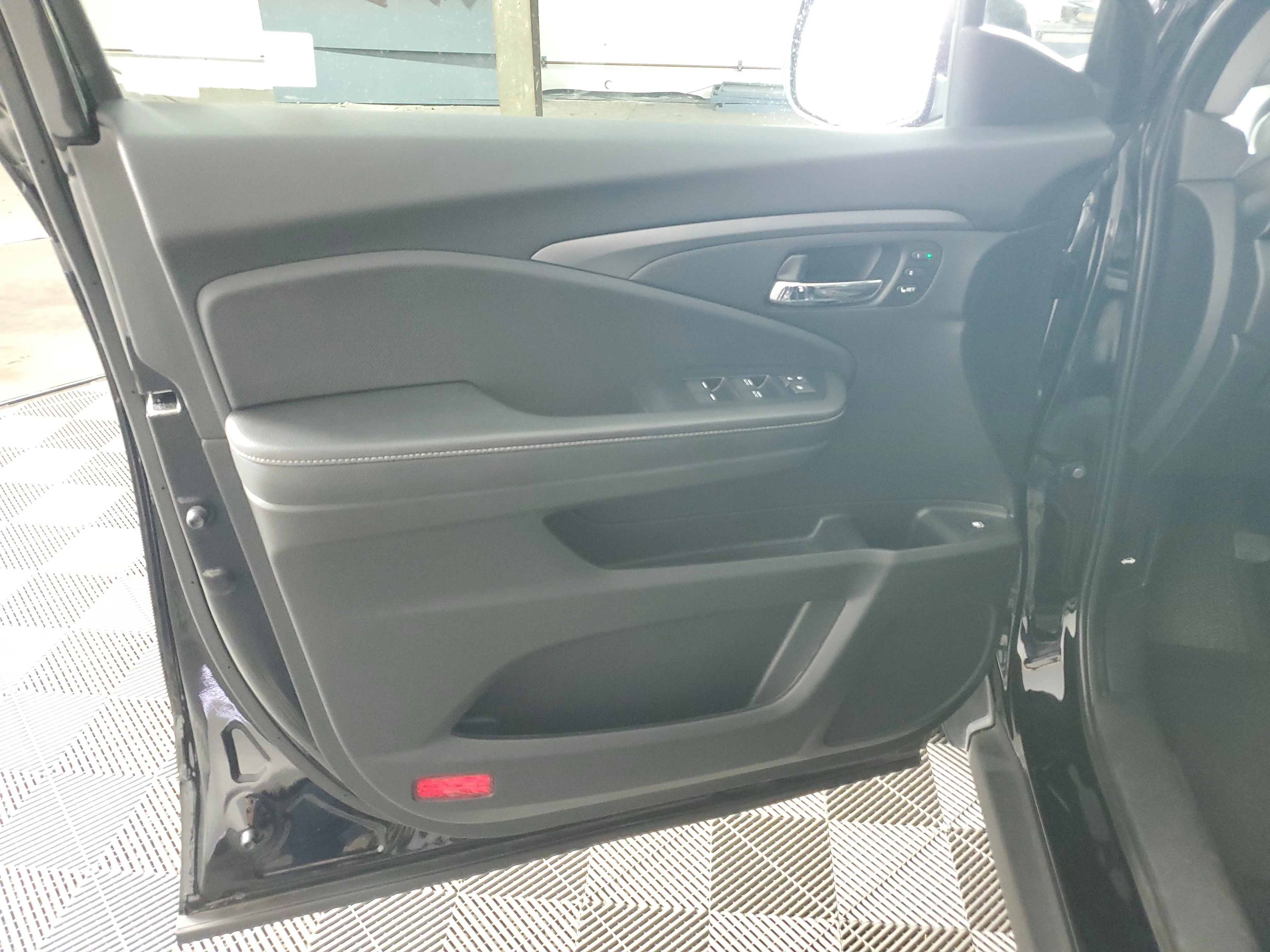 Used 2023 Crystal Black Pearl Honda RTL image 27
