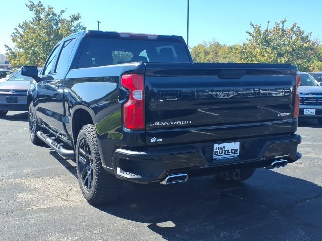 Used 2022 BLACK Chevrolet RST image 3