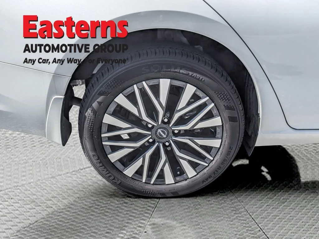 Used 2024 White Nissan 2.5 SV image 23