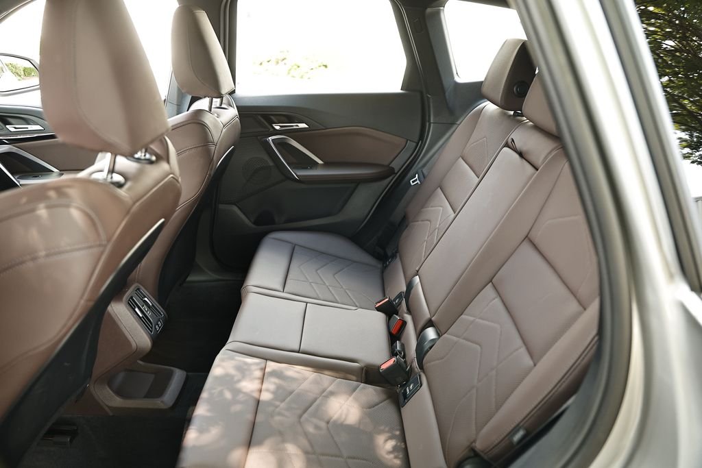 Used 2025 Space Silver Metallic BMW xDrive28i image 25