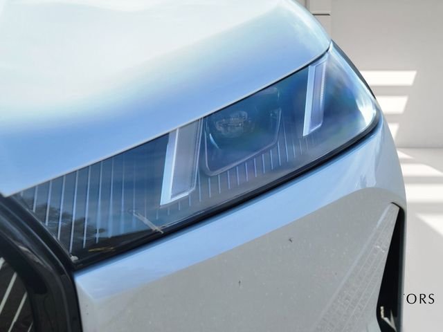 2026 BMW iX 45 - Photo 8
