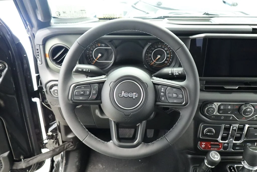 New 2026 Black Clearcoat Jeep Mojave image 39