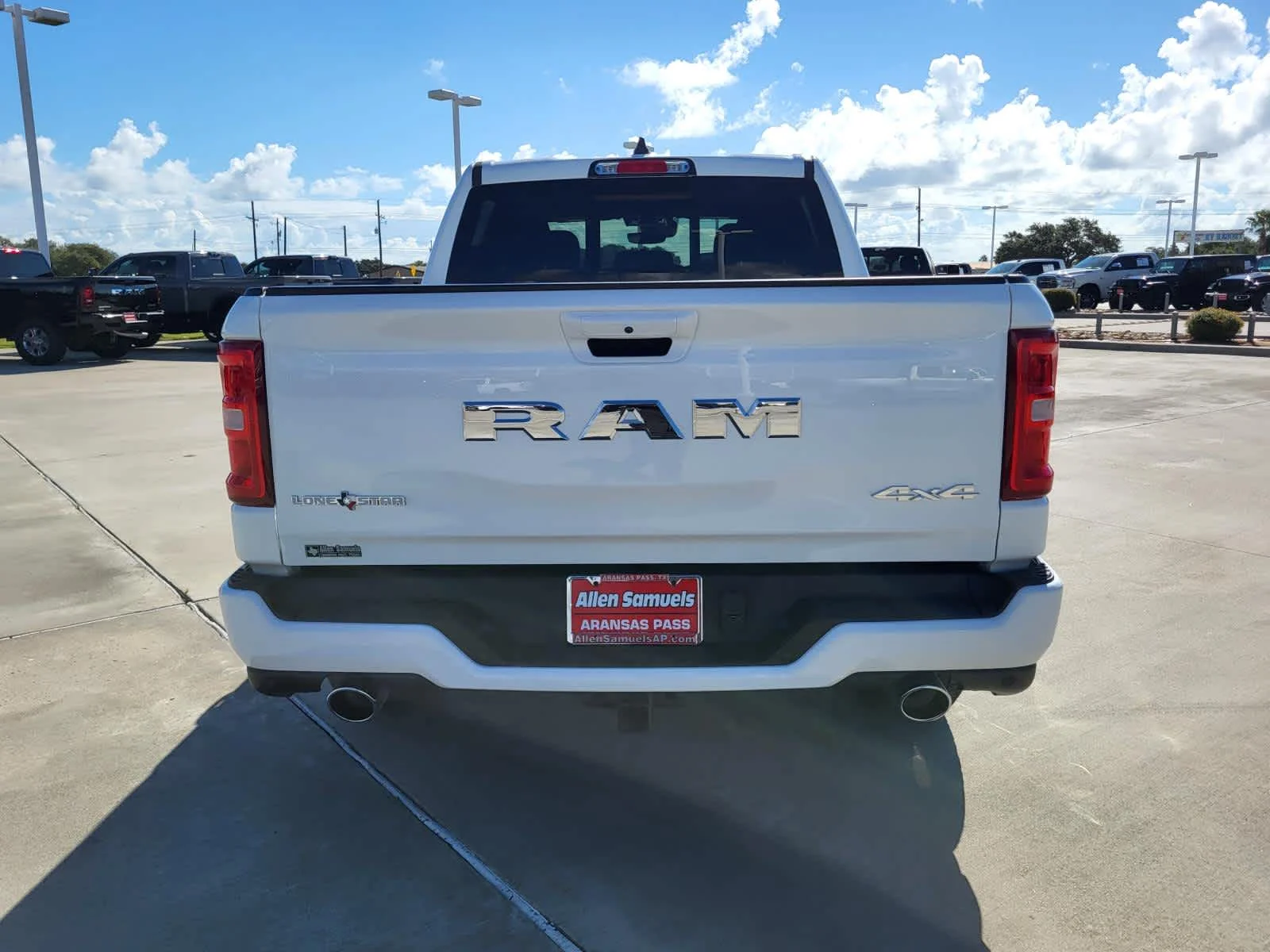 New 2026 Bright White Clear-Coat Exterior Paint RAM Lone Star image 4