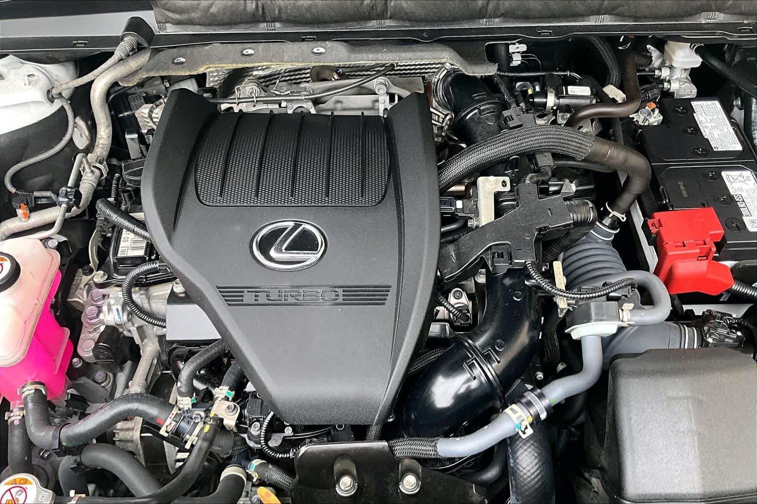 Used 2024 Ultra White Lexus F SPORT Handling image 33