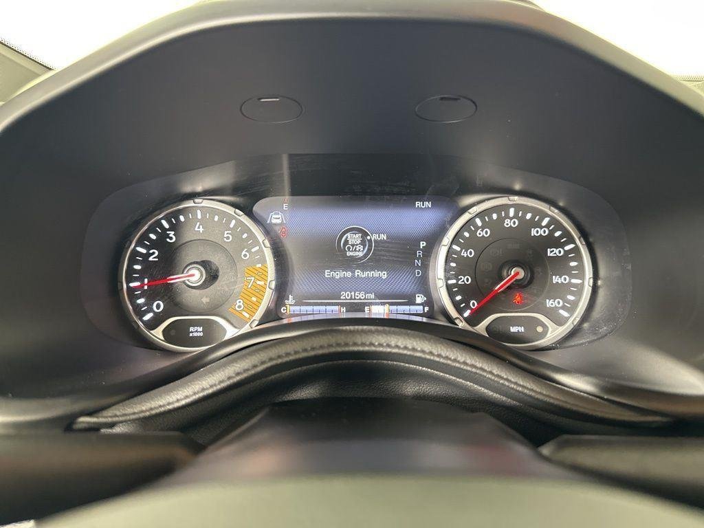 Used 2022 Sting-Gray Clearcoat Jeep Latitude image 28