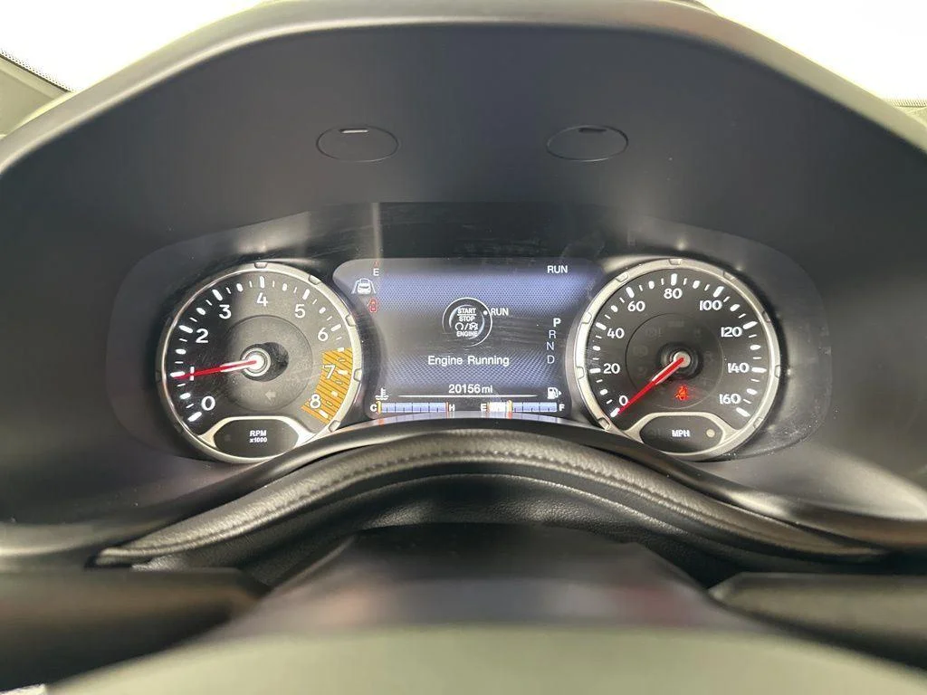 Used 2022 Sting-Gray Clearcoat Jeep Latitude image 28