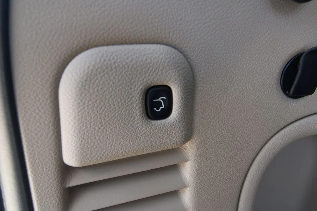 Used 2021 Bright White Clearcoat Jeep Limited image 38