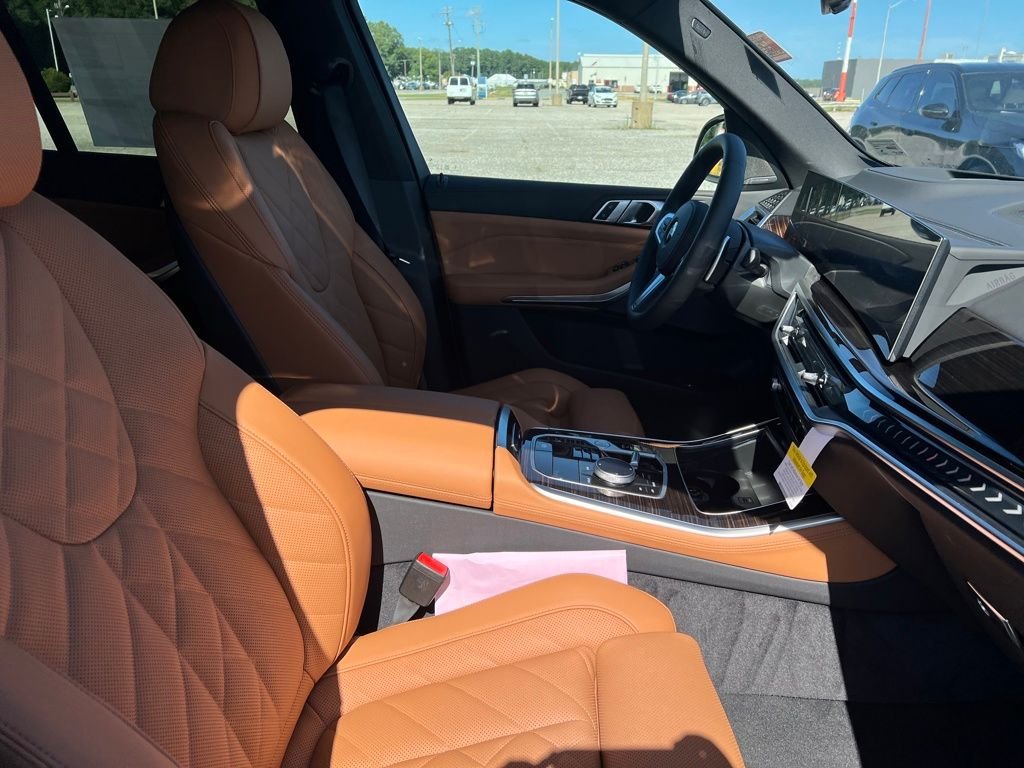 Used 2026 Gray BMW xDrive40i image 33