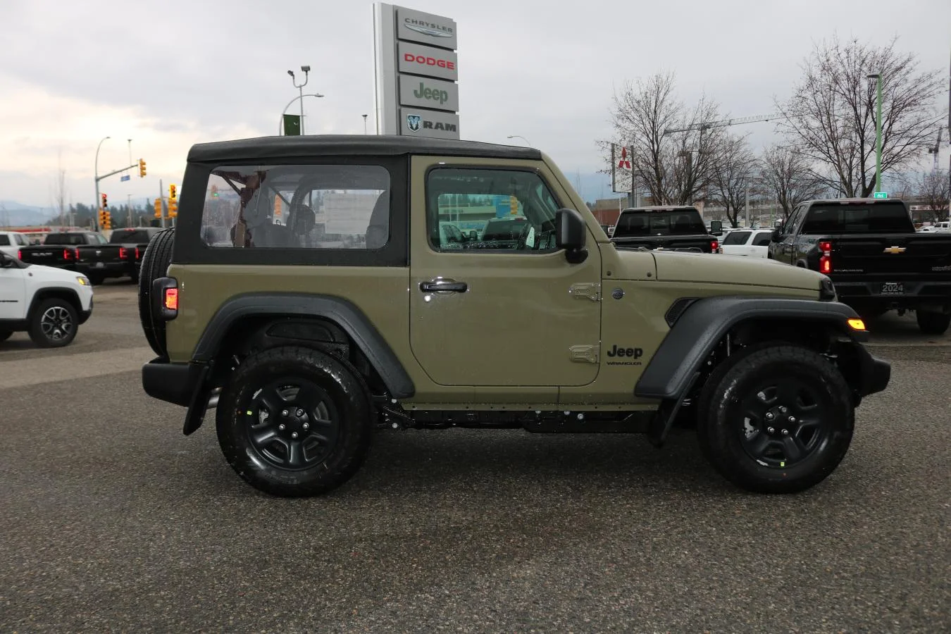 New 2026 41 (pj5) Jeep Sport image 4