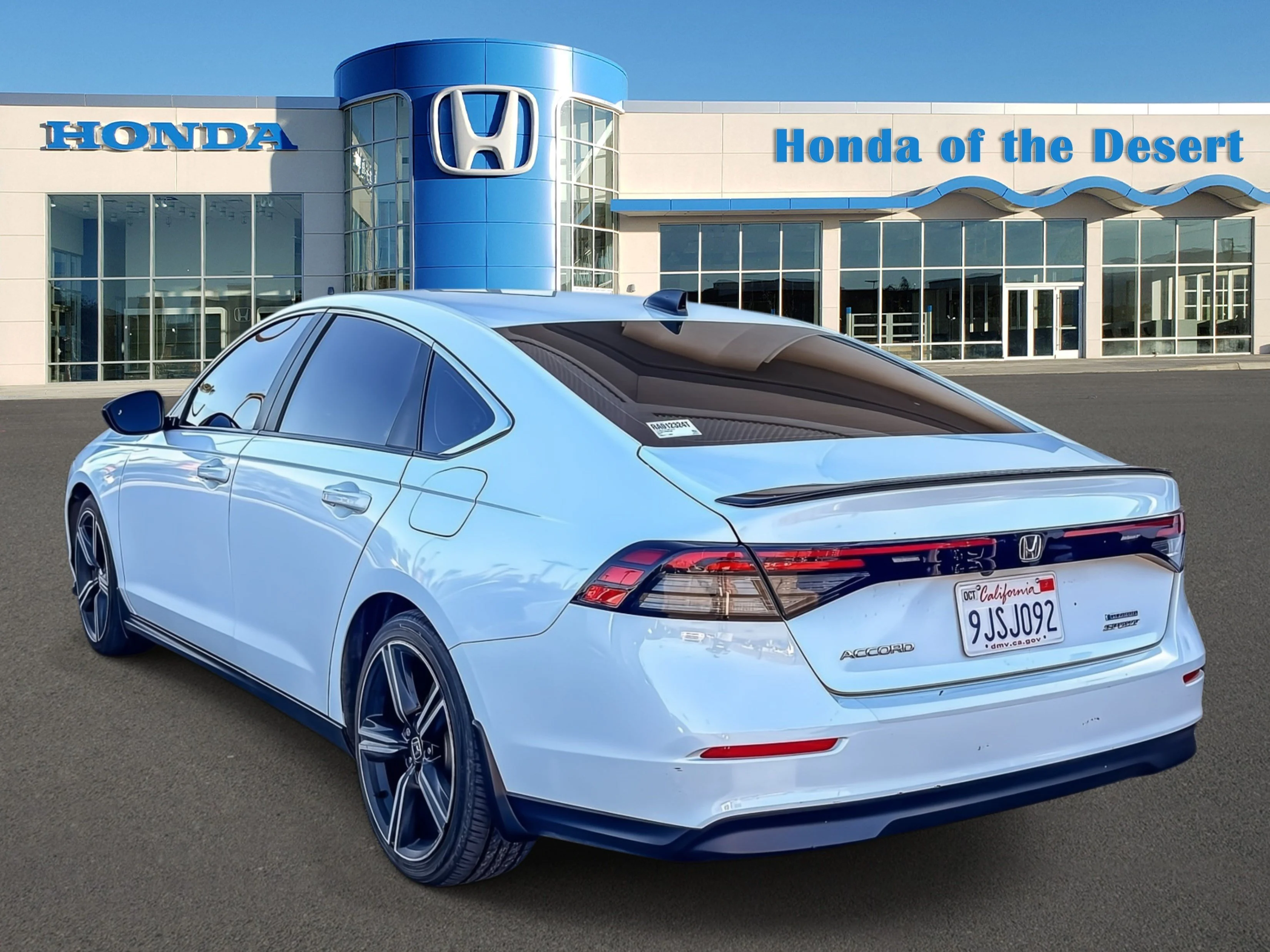 Used 2024 Platinum White Pearl Honda Sport image 4