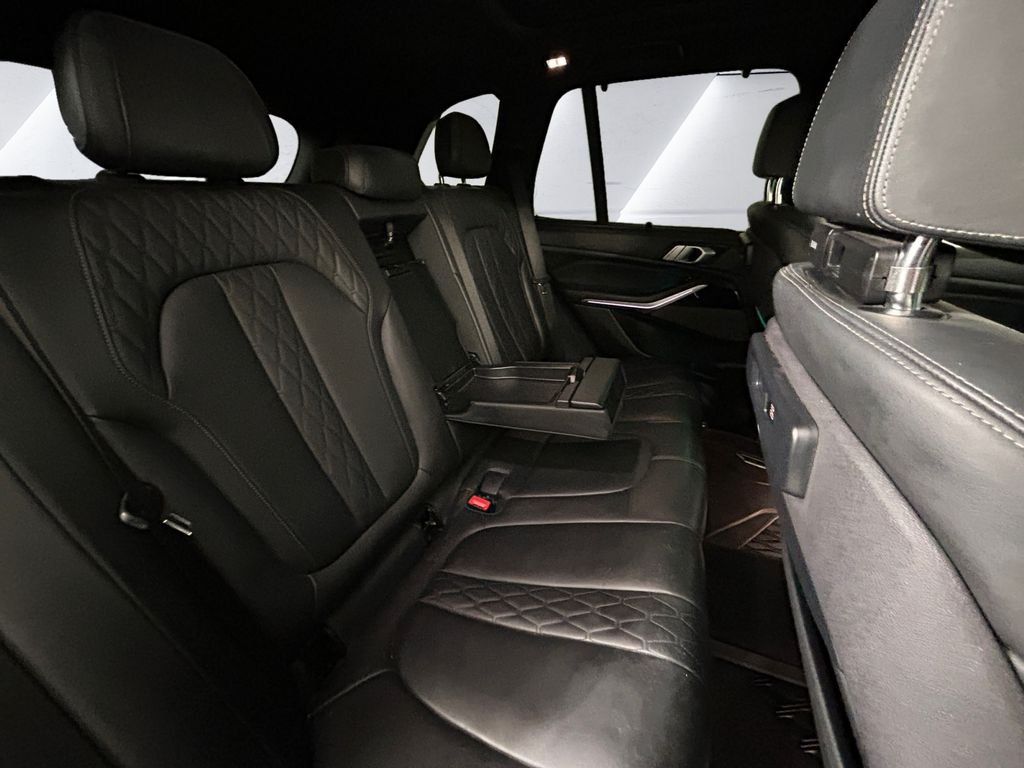 Used 2019 Black BMW xDrive50i image 16