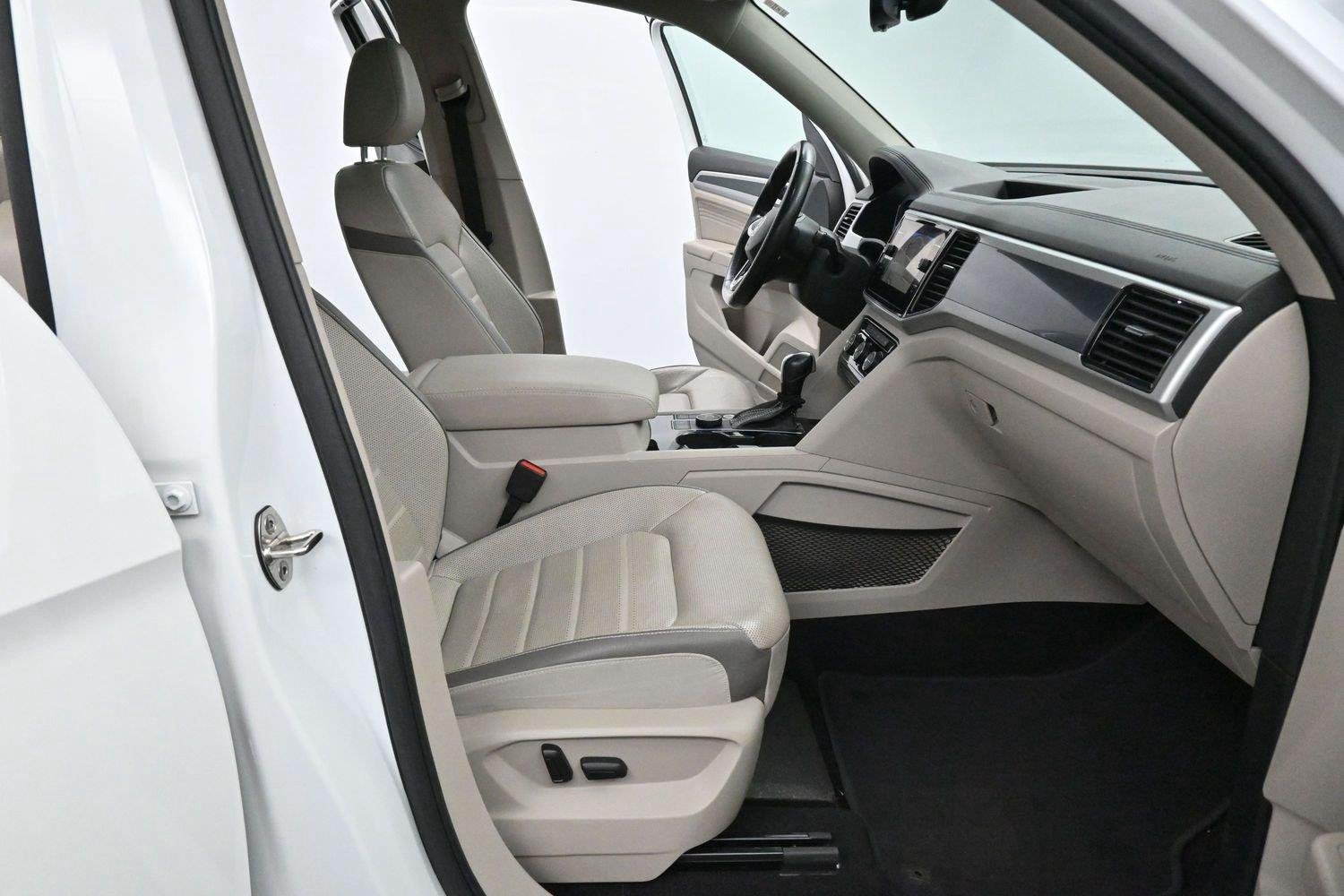 Used 2021 Pure White Volkswagen 3.6L V6 SEL Premium R-Line image 38