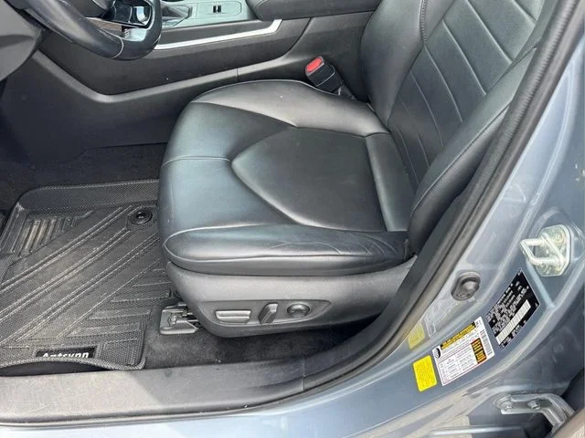 Used 2020 Blue Toyota XLE image 6