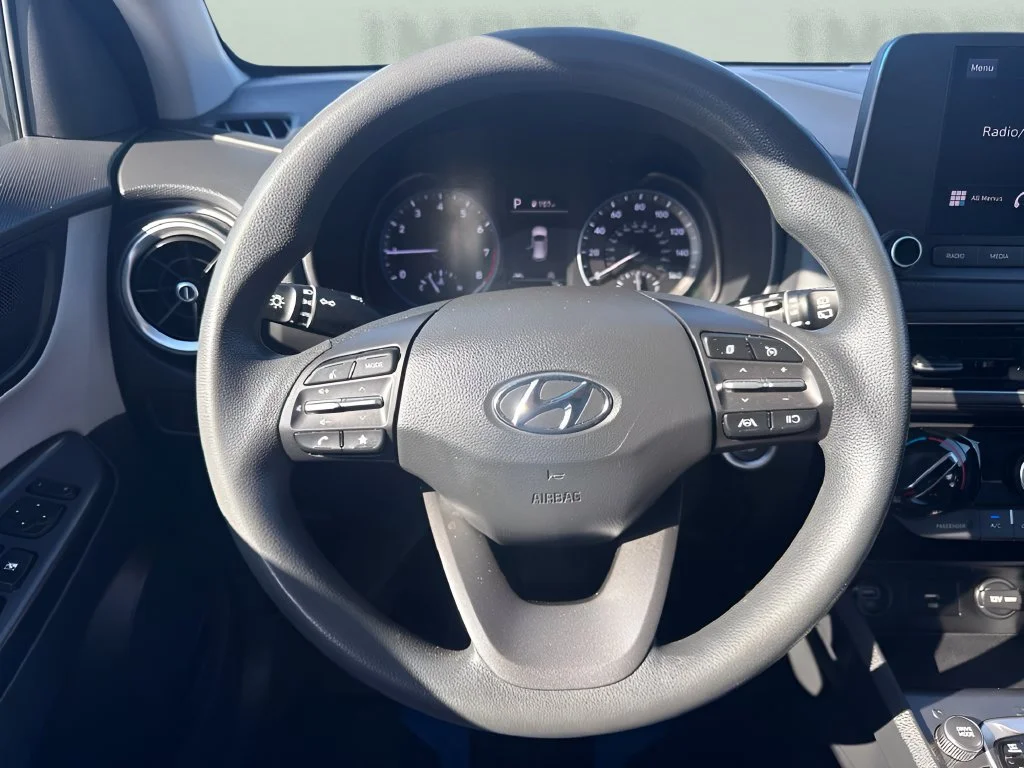 Used 2022 Green Hyundai SEL image 12