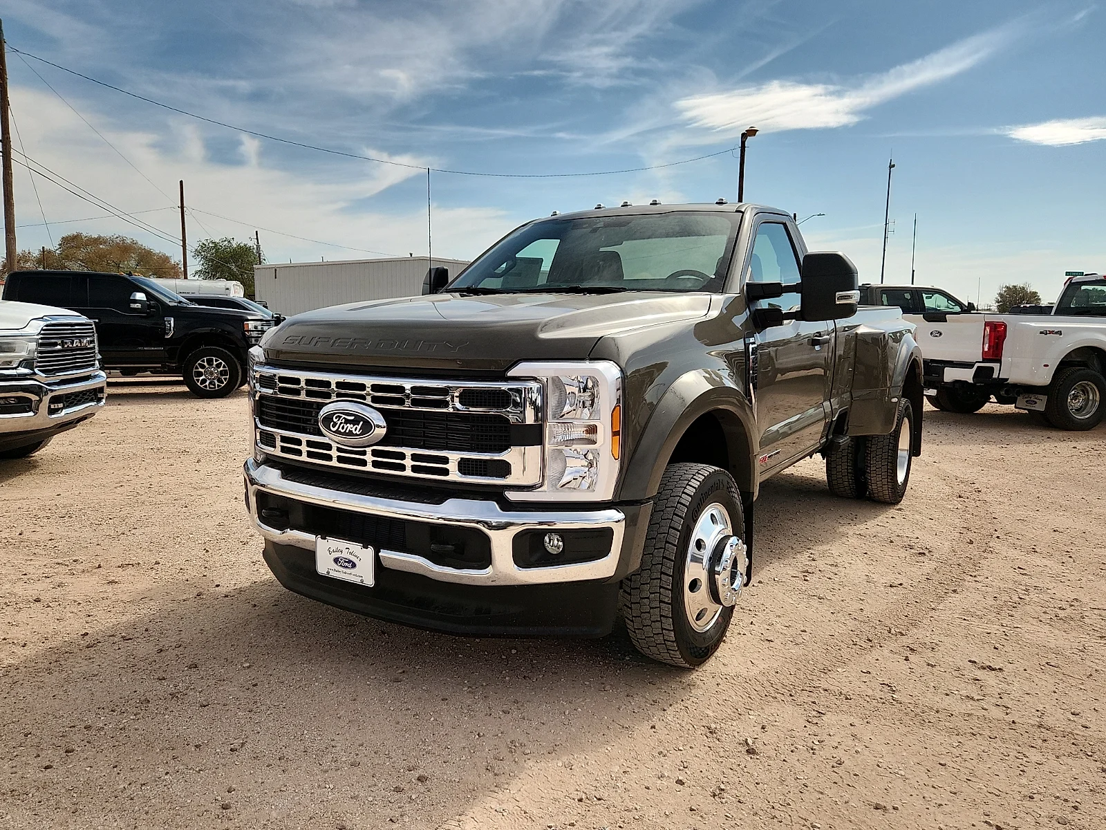 New 2027 Marsh Gray Metallic Ford XLT image 3