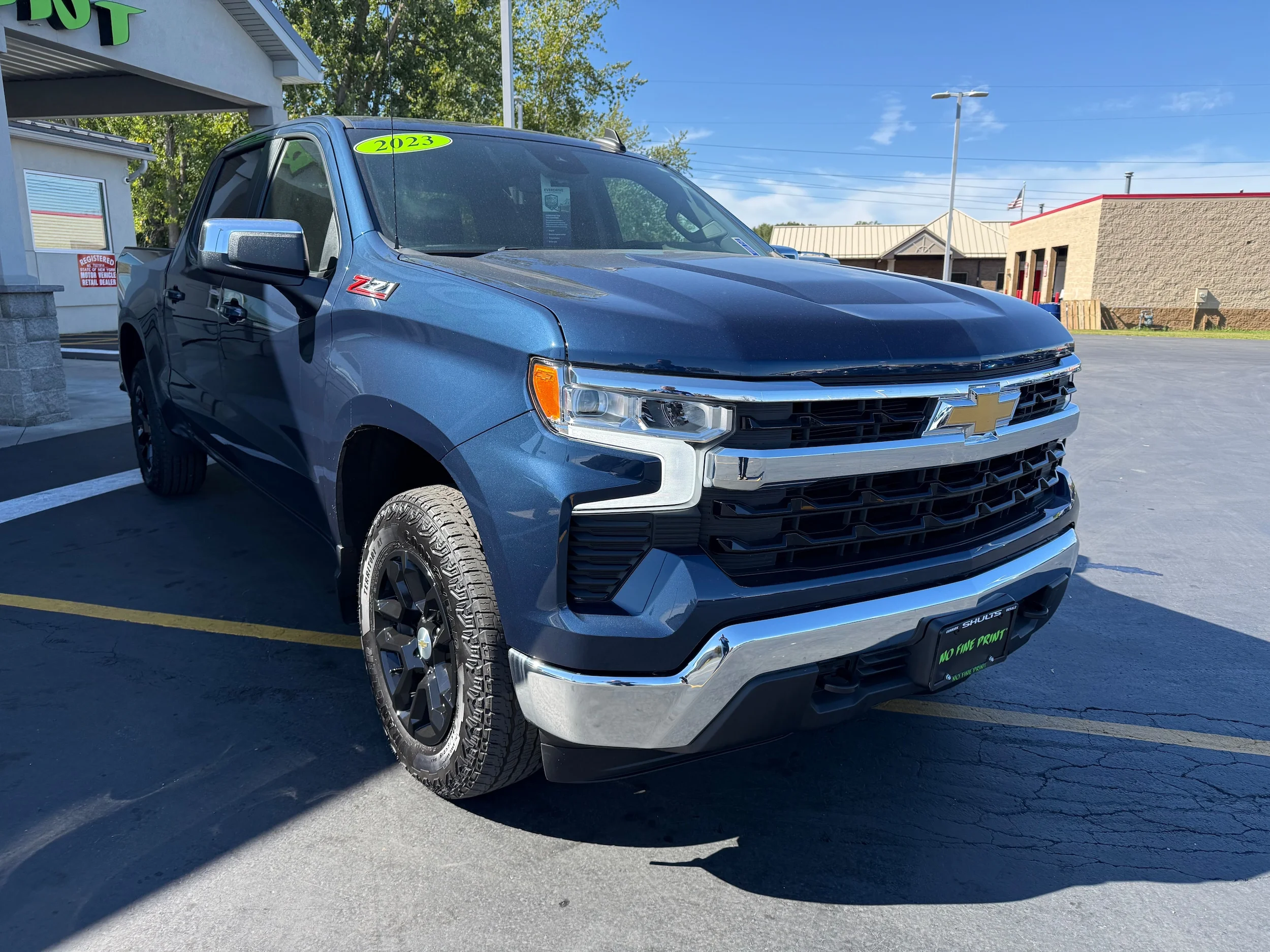 Used 2023 Northsky Blue Metallic Chevrolet LT image 9