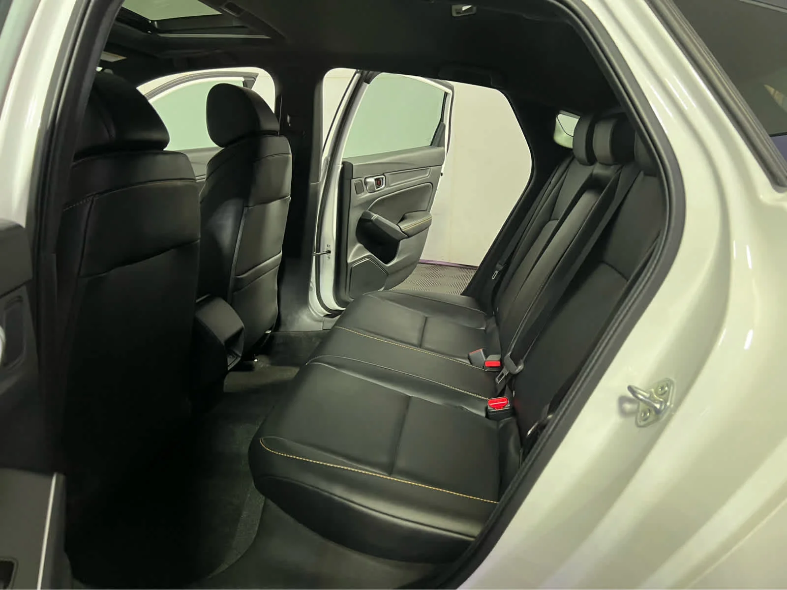 Used 2026 Platinum White Pearl Acura w/A-Spec Technology Package image 25