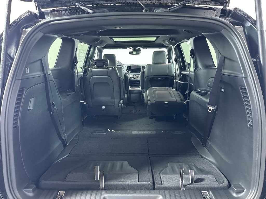 2026 Chrysler Pacifica Limited - Photo 12
