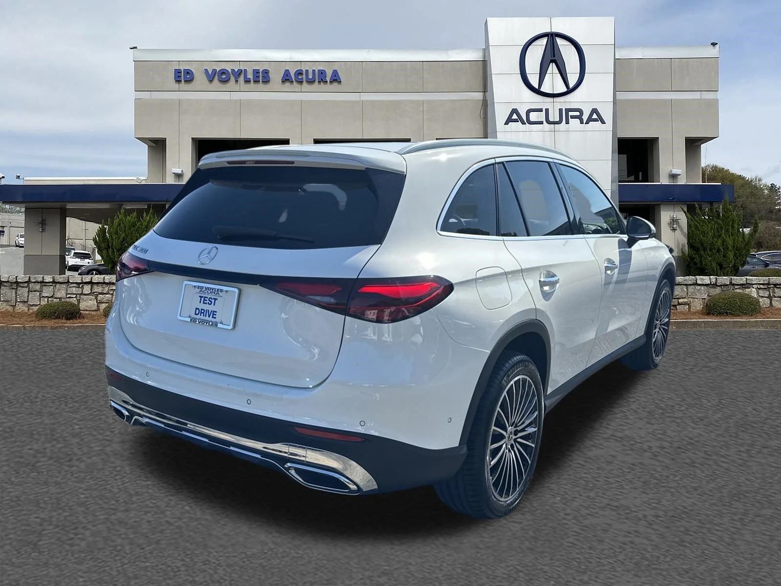Used 2025 Polar White Mercedes-Benz GLC 300 image 5