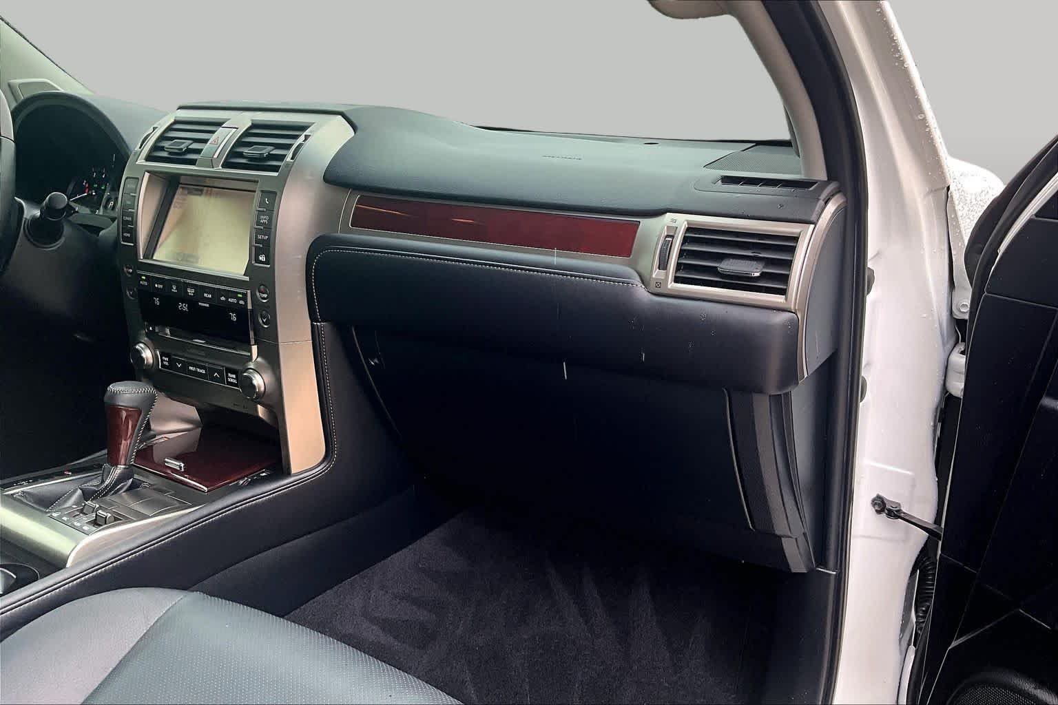 Used 2017 Starfire Pearl Lexus Premium image 17