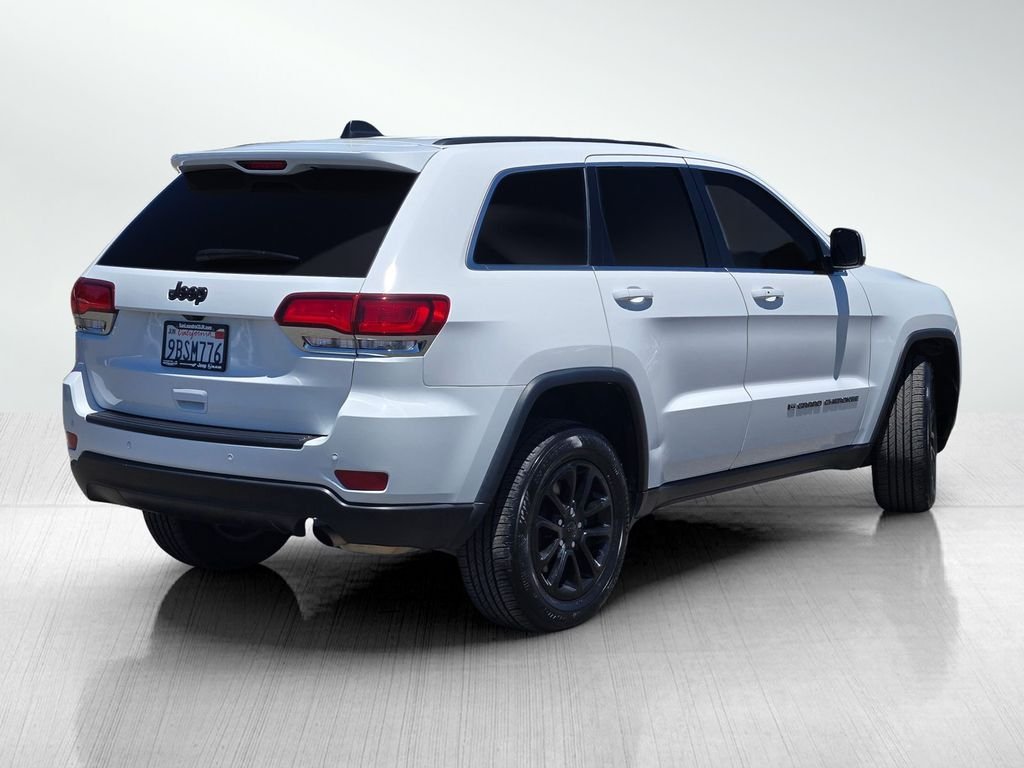 Certified Used 2022 Bright White Clearcoat Jeep Laredo X image 4