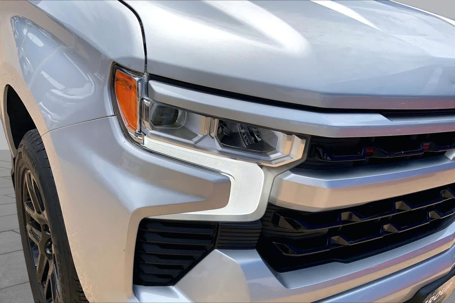 Used 2022 Silver Ice Metallic Chevrolet RST image 28