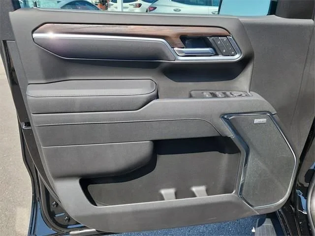 New 2026 Onyx Black GMC SLT image 15