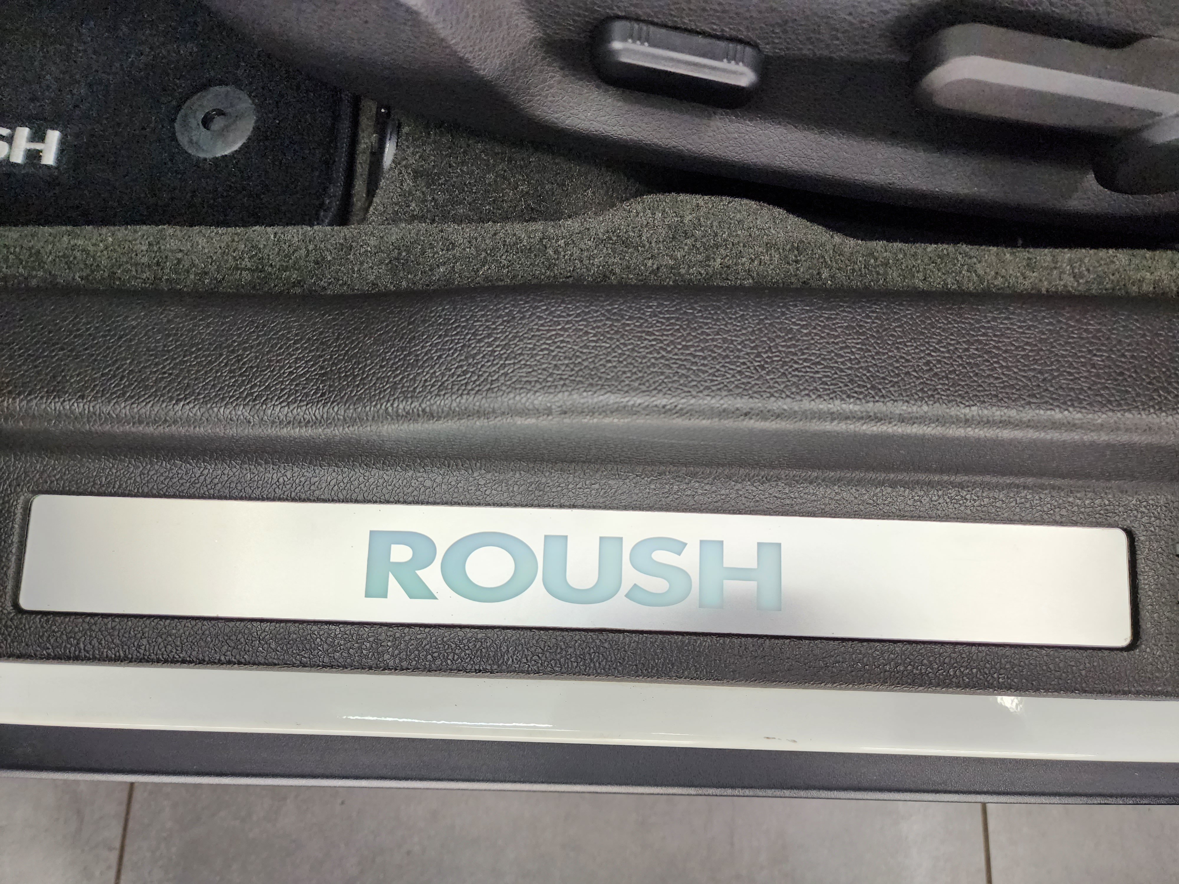 Used 2012 Performance White Ford GT Premium: GT PREMIUM-ROUSH STAGE 3-SUPERCHARGED-6 SPEED STICK-20 WHEELS-HID LIGHTS image 49