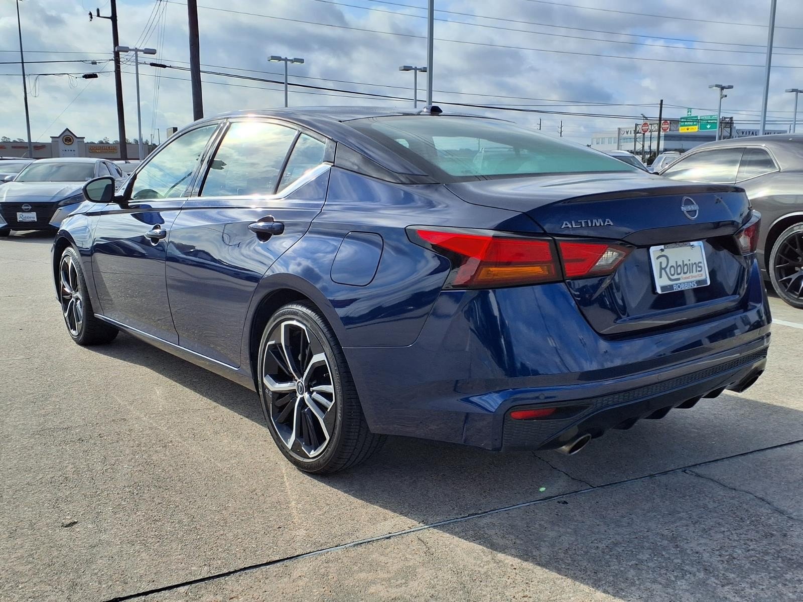 2024 Nissan Altima 2.5 SR Blue at Robbins Nissan