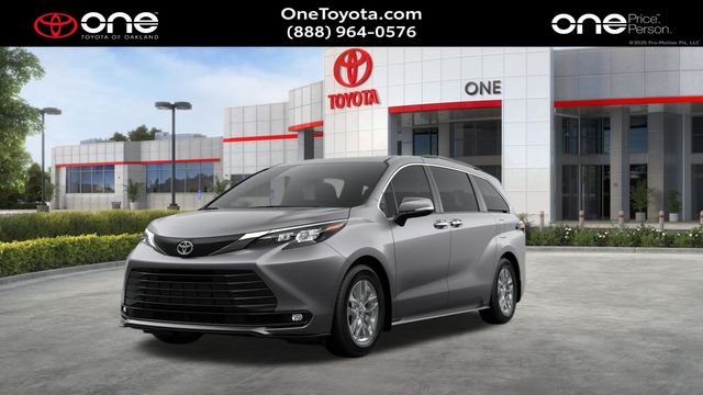 2026 Toyota Sienna XLE 8-Passenger Hybrid FWD's photo