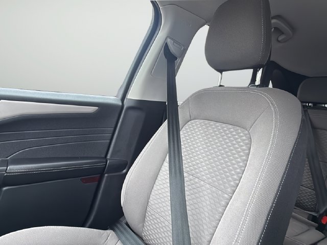 Used 2022 Silver Ford SE image 30