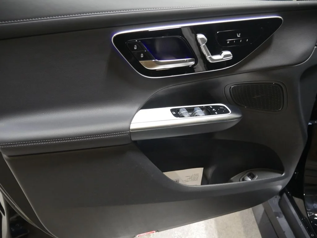 New 2026 Black Mercedes-Benz GLC 300 image 63