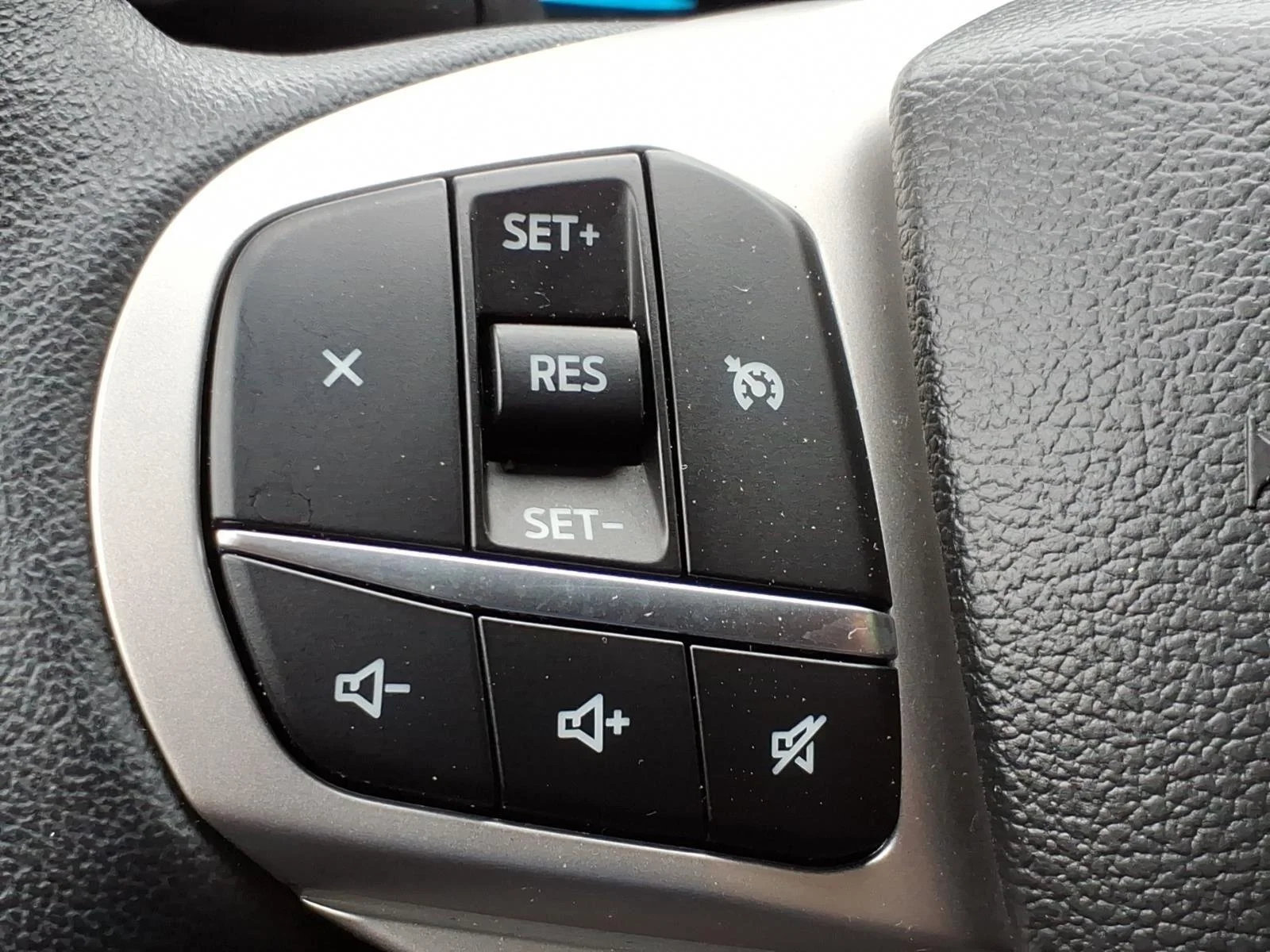 Used 2023 Agate Black Metallic Ford XLT image 14