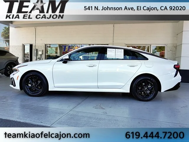 Used 2025 White Kia LXS image 6