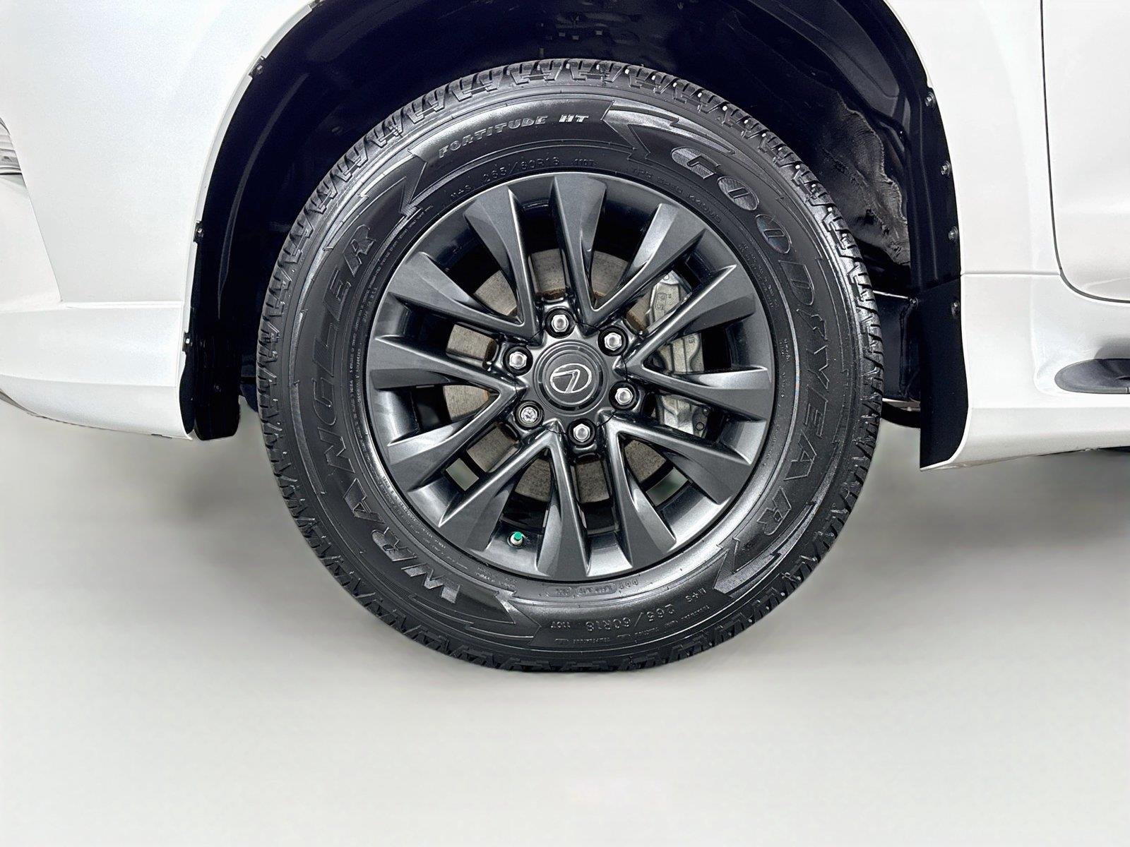 Used 2023 Eminent White Pearl Lexus GX 460 Premium image 44