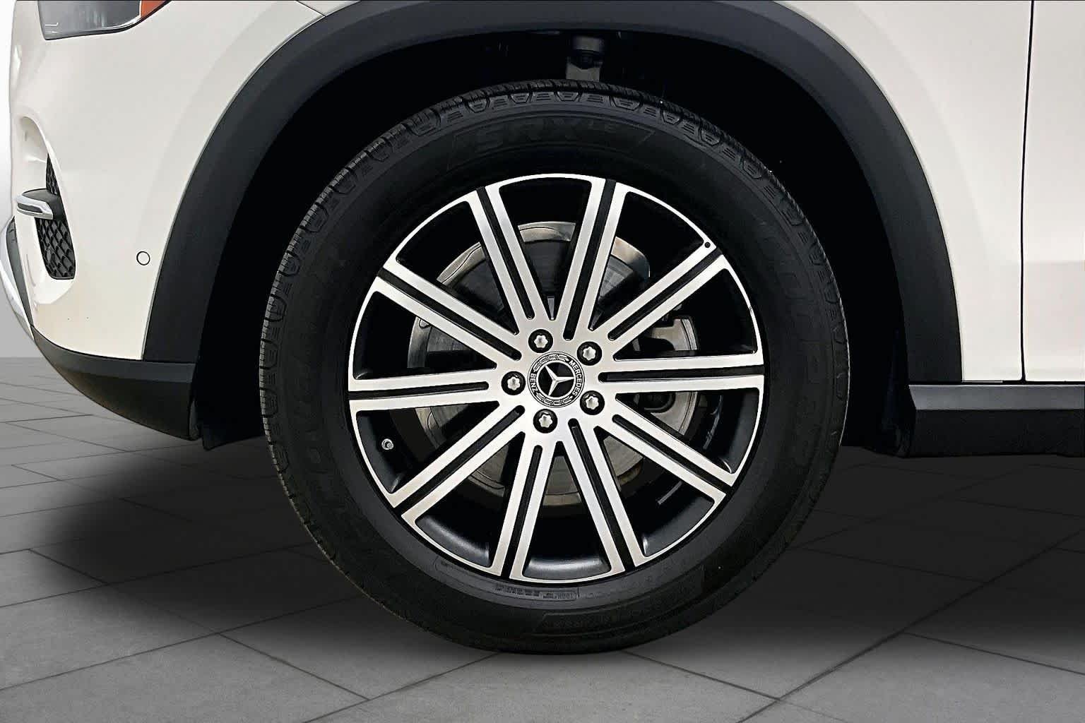 Certified Used 2025 Polar White Mercedes-Benz GLE 350 image 10