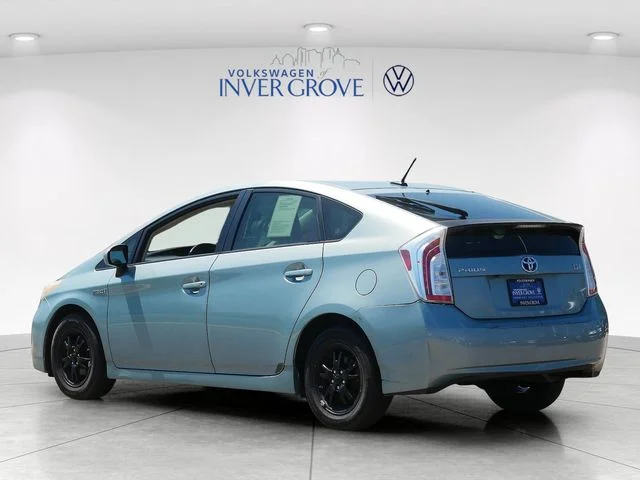 Used 2013 Pearl Toyota Three image 5