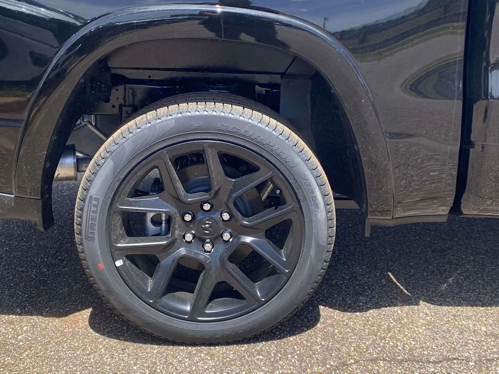 New 2026 Diamond Black Crystal Pearl-Coat Exterior Paint RAM Laramie image 8