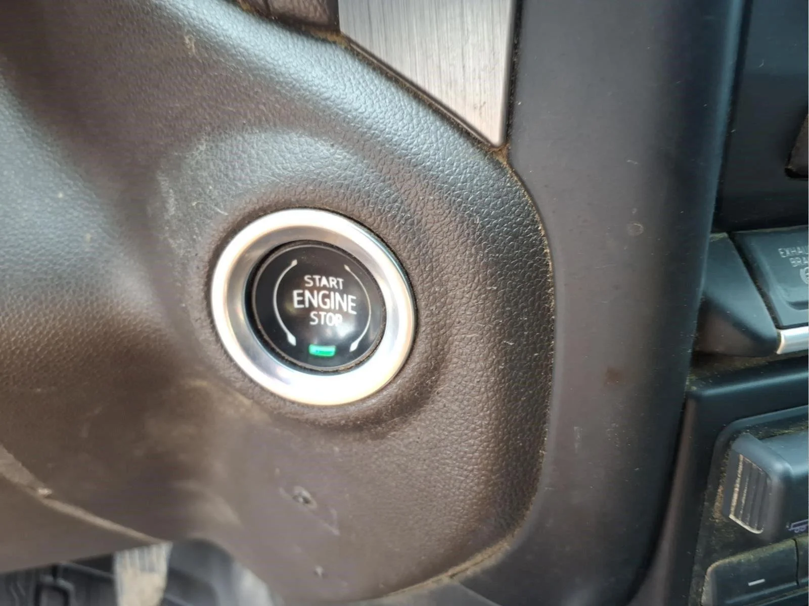 Used 2022 FOREST METALLIC GMC Denali image 26
