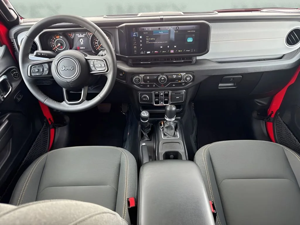 Used 2025 Red Jeep Sport S image 27